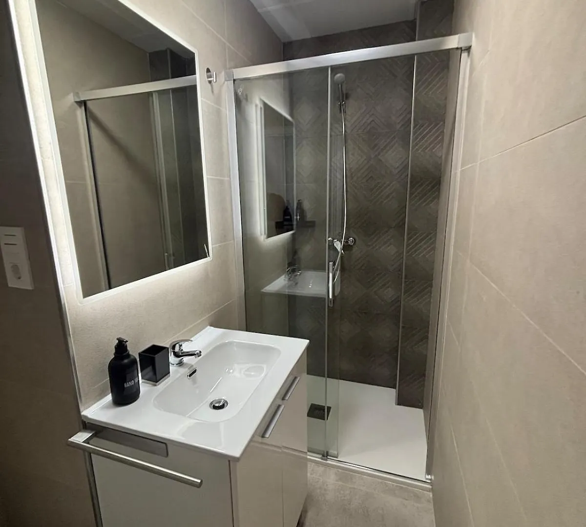 Nuevo! En El Centro! 1M Metro, Zambrano Y Con Parking Apartment Malaga
