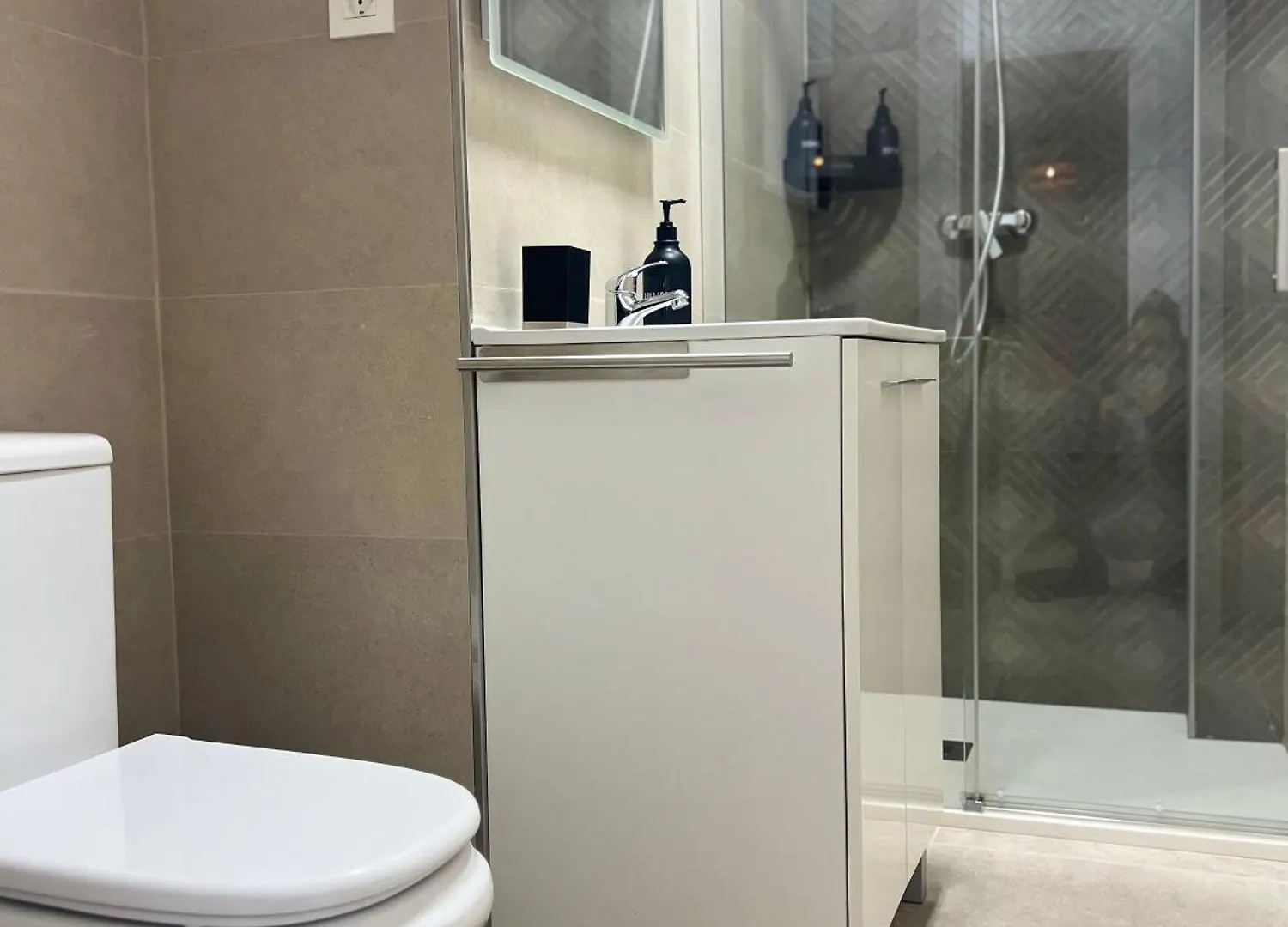 Nuevo! En El Centro! 1M Metro, Zambrano Y Con Parking Apartment Malaga