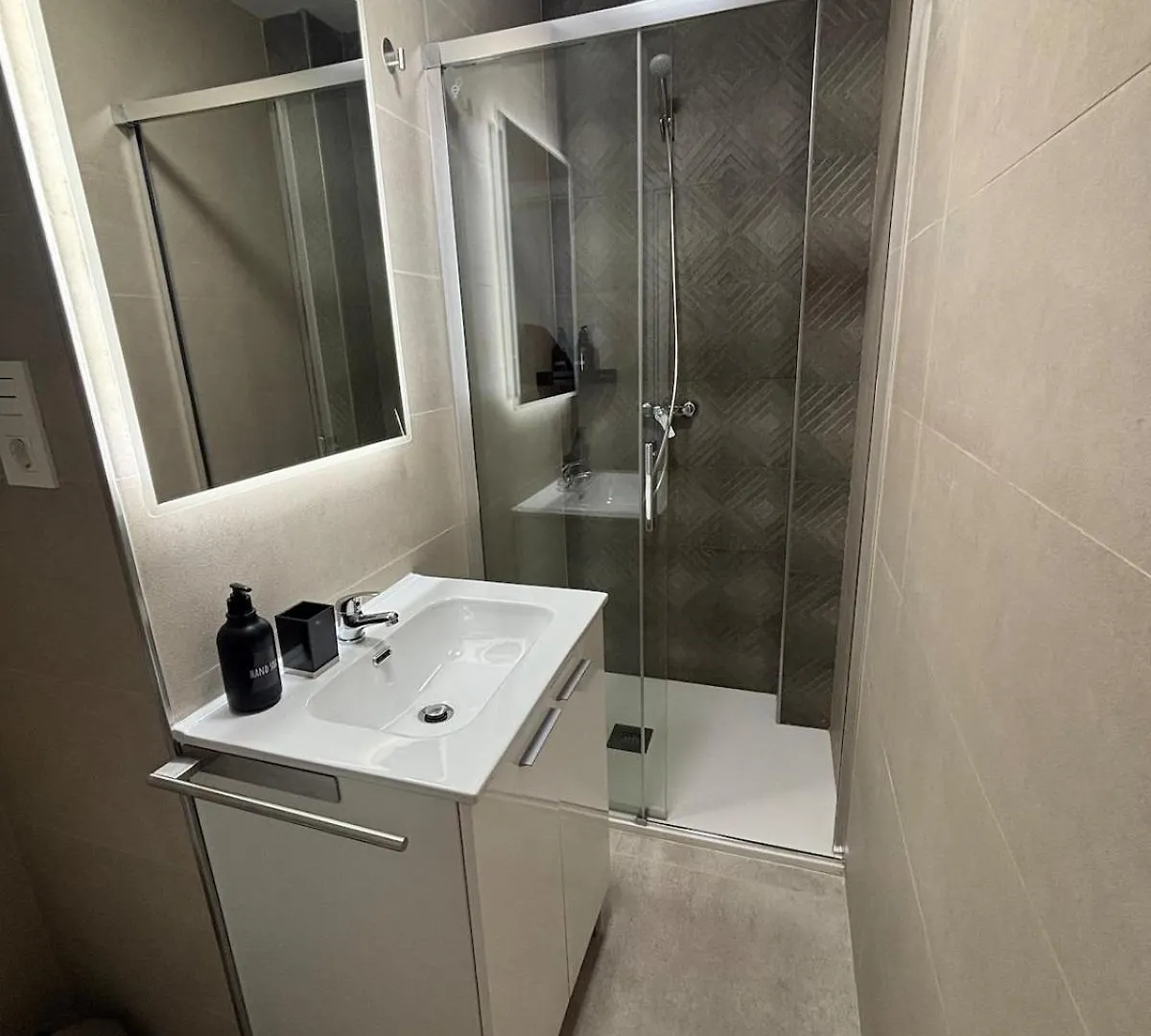 Nuevo! En El Centro! 1M Metro, Zambrano Y Con Parking Apartment Malaga