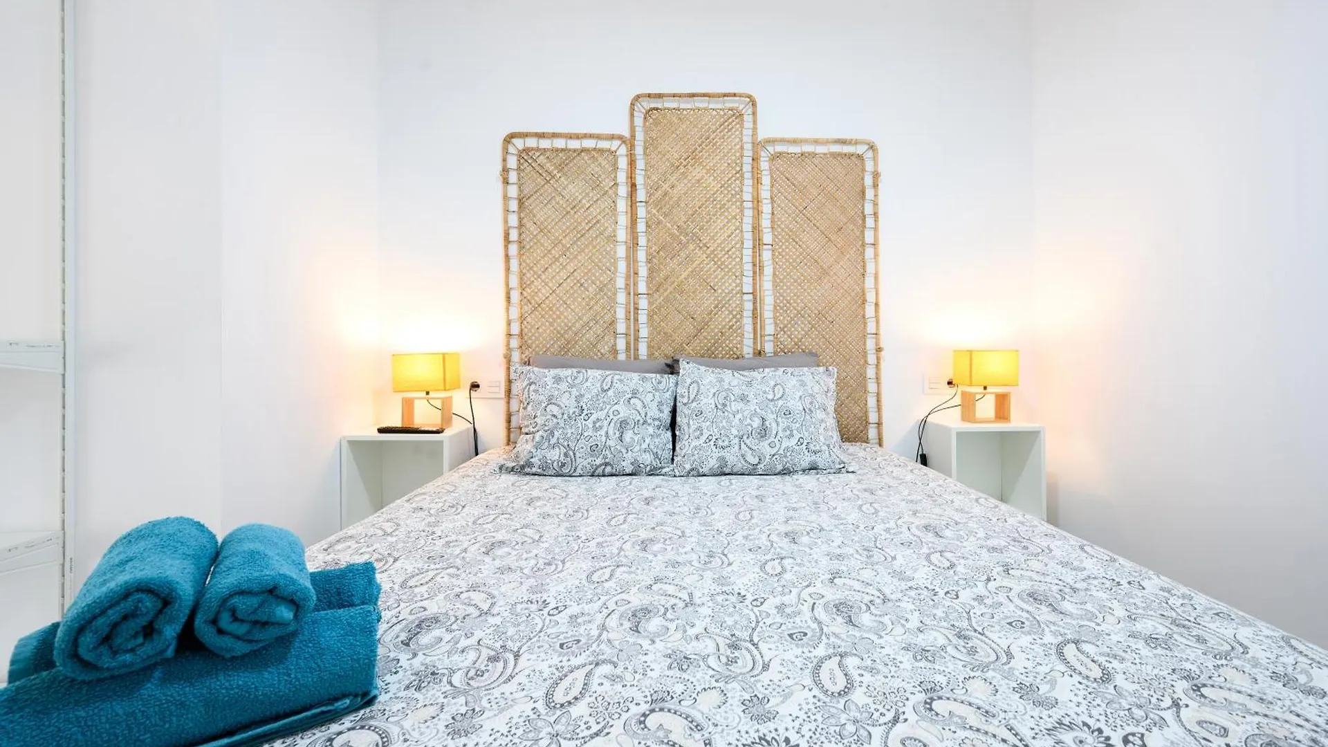 Nuevo! En El Centro! 1M Metro, Zambrano Y Con Parking Apartment Malaga 0*,